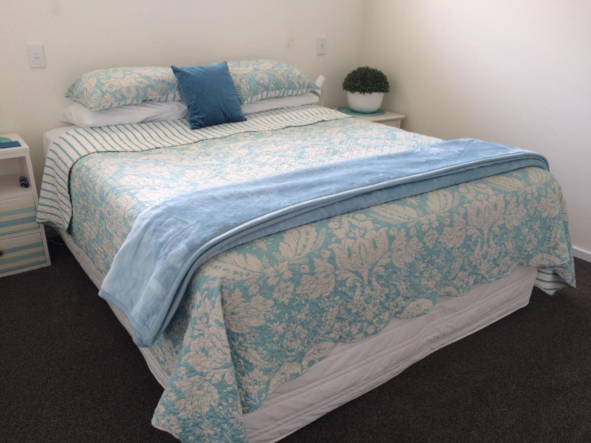 Leigh Central Room photo